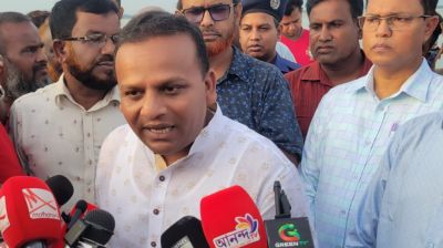 প্রধানমন্ত্রীর নির্দেশে নৌ-প্রতিমন্ত্রীর দৌলতদিয়া ফেরিঘাট পরিদর্শন
